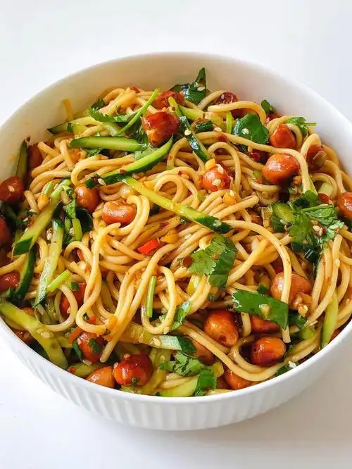 凉面怎么做才不粘一起好吃又简单(家庭版凉面的做法过程步骤及调料)