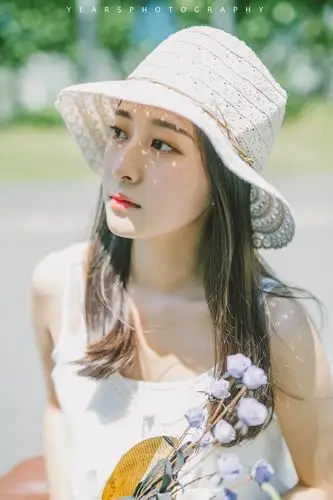 白嫩女神的高清写真照大片[8/10]_美女写真_美桌网