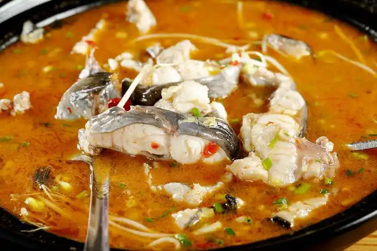 美食达人@牯岭街少年在朋友圈发了这样一条微信,吃货们一看就垂涎三尺