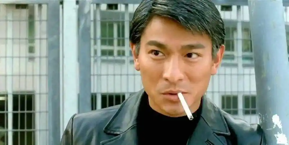 原创皮衣天王刘德华从赌神到莫斯科行动穿了30多年皮衣