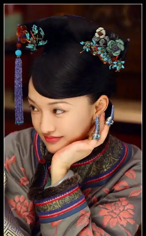 他只说七世太子陀巴峪在军队不在京都的时候杀了皇帝,打算篡位