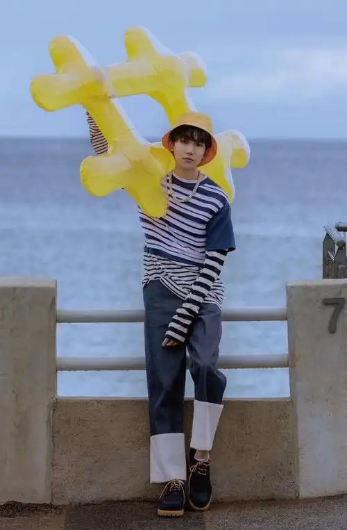 200522 王源的夏日清新穿搭 可盐可甜形象满分