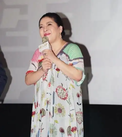 向太再曝星爷曾与朱茵等3女星同时联系