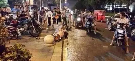 被误认为是小三扒光衣服被暴打判3年够吗