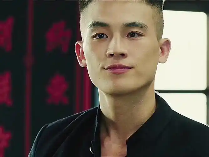 敢动欧豪兄弟怕是不想活了霸气欧豪给兄弟讨回公道整条街最靓的仔真的