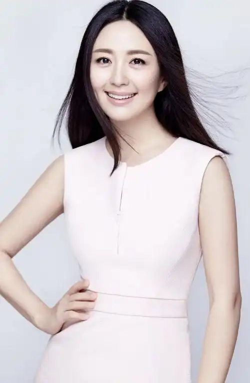 事业上取得成功,杨童舒在生活中更是一个贤惠又孝顺的女子.