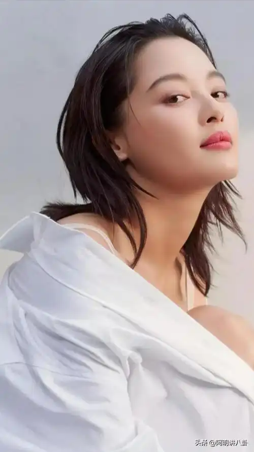 娱乐圈最妩媚的八位女明星,身材妍丽有时尚,各有千秋,魅力十足_感觉