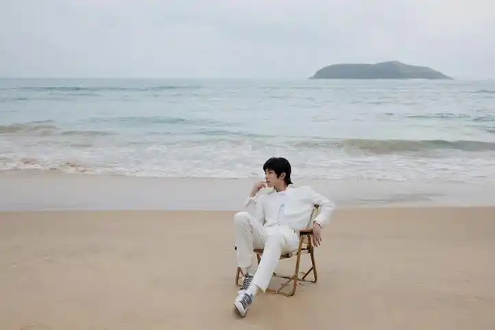 华晨宇三月初行程图曝光春天花会开爱会一直在