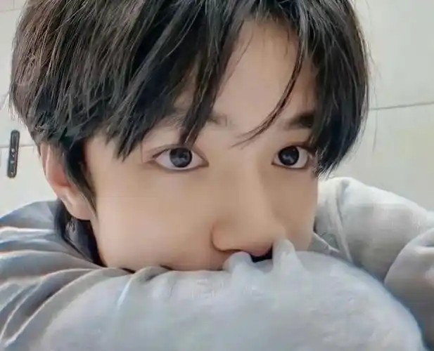 刘耀文从小就拥有一双美丽的眼睛