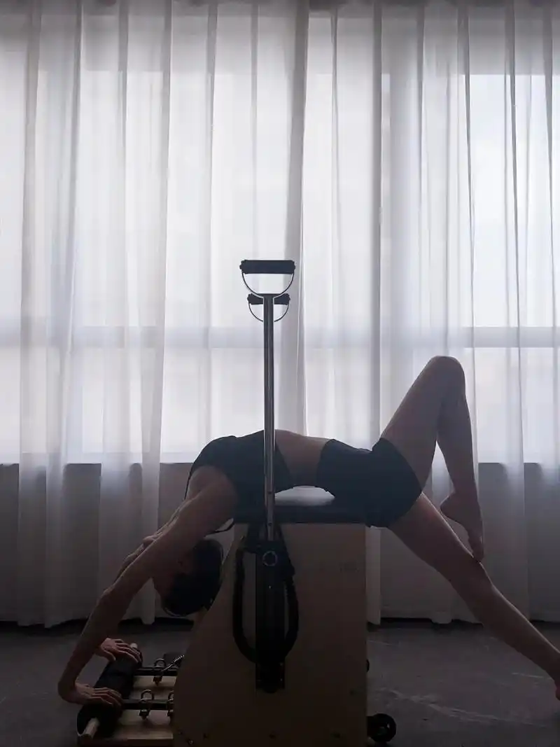 好看的背部,需要有紧致的背部肌肉. 好看的背部 - 抖音