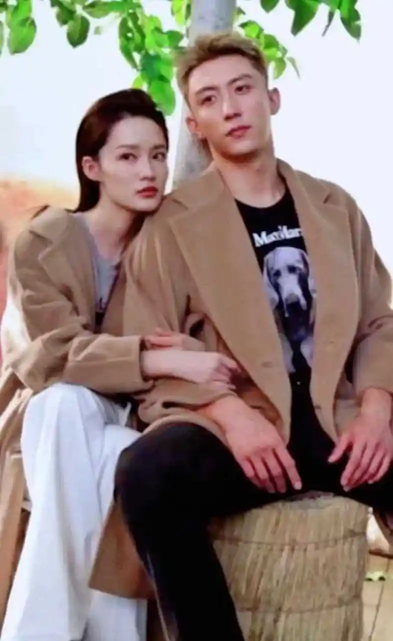 李沁 黄景瑜 感觉他俩非常般配,一个帅一个美绝配啊!太喜欢他俩了.