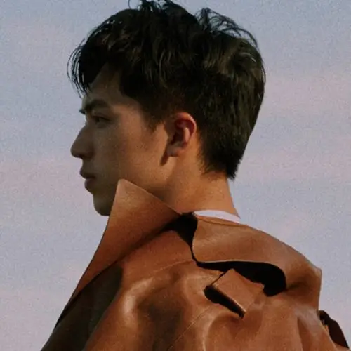 李挽忱 男头 侧脸