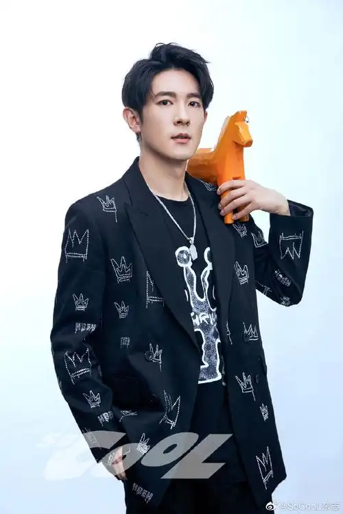 cover people###socool杂志#@季肖冰他淡然的微笑里,总带有一种天然