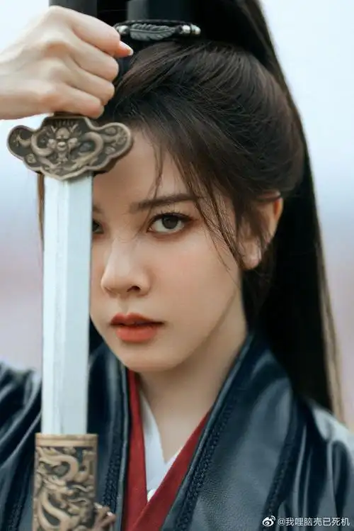 写真##宋妍霏古风侠女写真#宋妍霏古风写真有,是高马尾英气将军造型