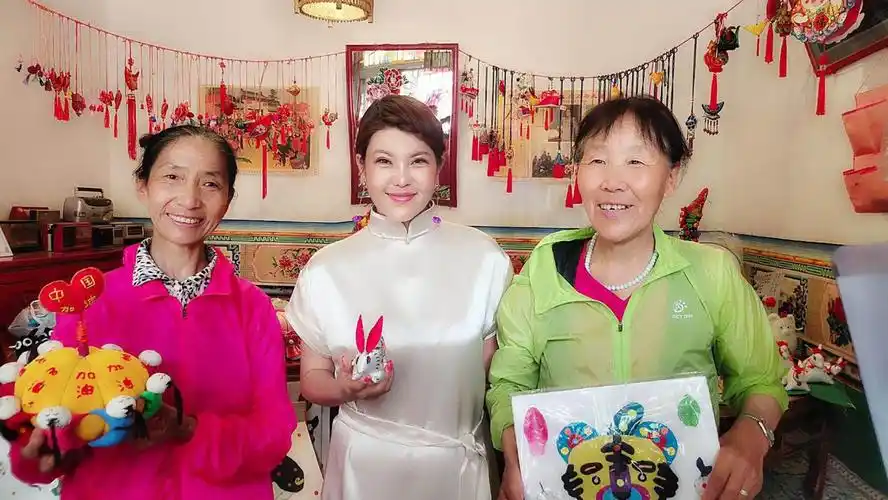 乌兰图雅情系家乡 助力阿尔山脱贫攻坚奔小康