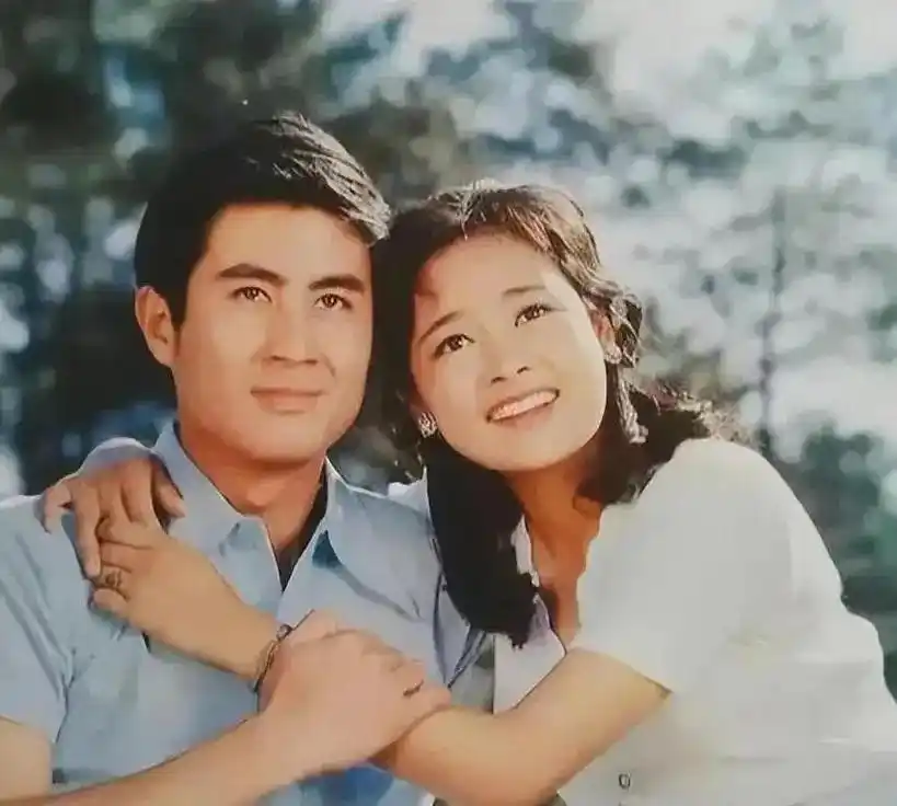 爆火后离婚的美籍演员张瑜,现67岁无子女孤身一人仍然想念前夫