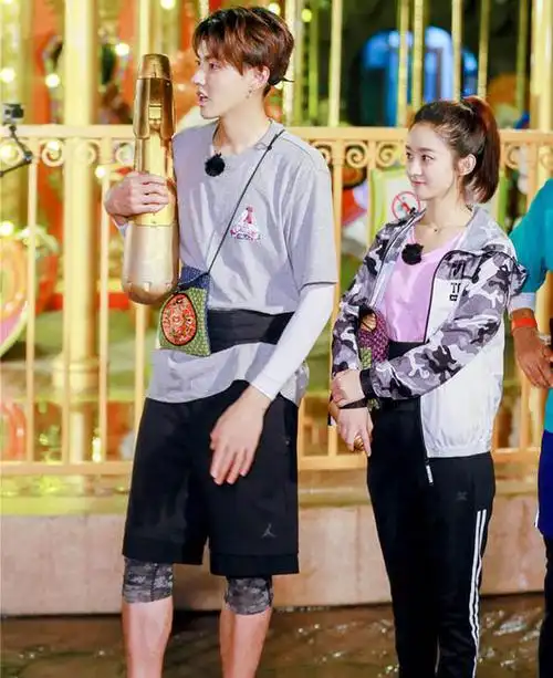 《奇楼》吴亦凡赵丽颖花式接球默契足 "互怼"上线欢乐多