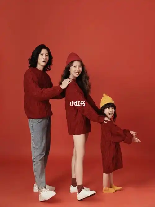 颜值超高的一家三口温暖有爱的全家福