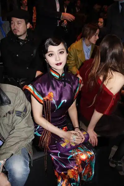 巩俐和范冰冰罕见同框巩俐狠狠给范冰冰一个白眼