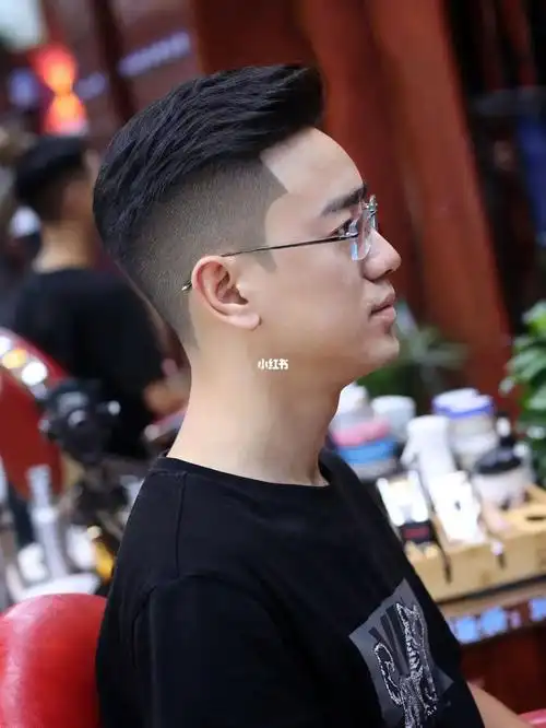 渐变侧背_贵阳数博万达广场攻略_万达广场_发型_男生发型_潮流_潮流