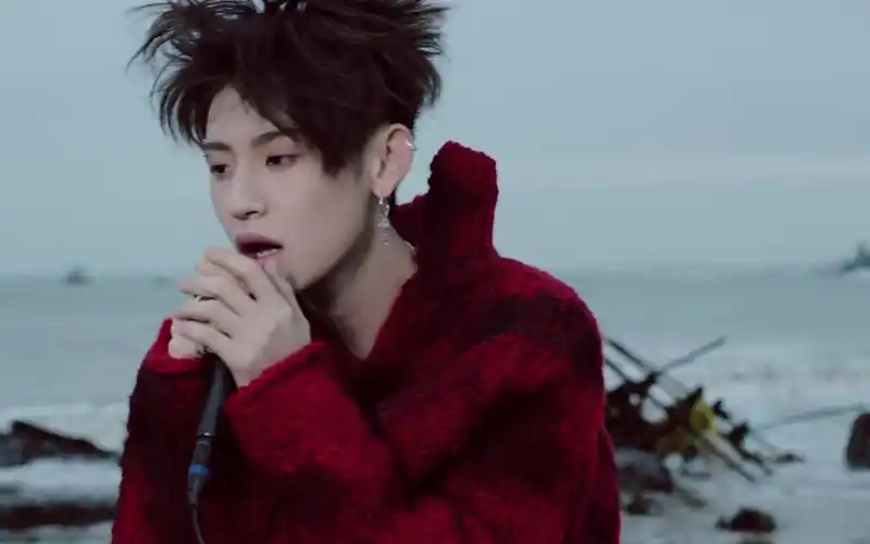 【小鬼王琳凯 | 音乐mv】special live show影像计划系列vol.