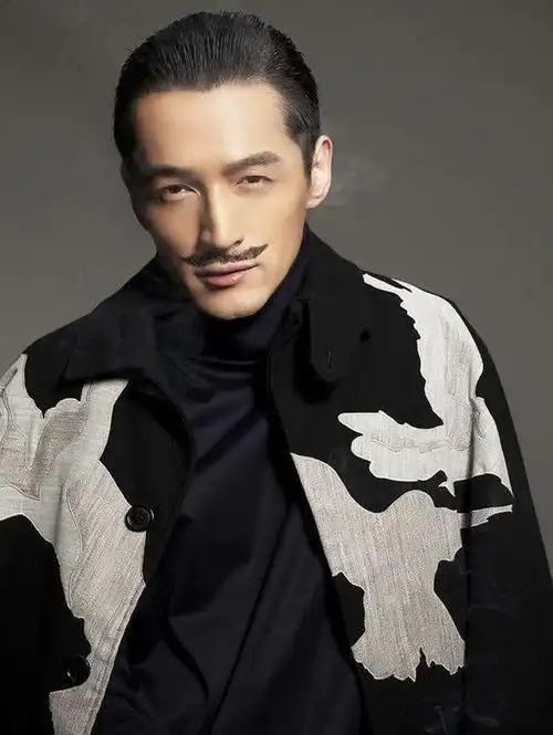 男星梳大背头李现霸道总裁气质胡歌男神范你喜欢谁