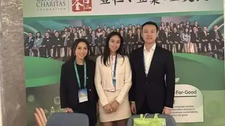 何超欣霍启文罕见同框,cp感十足被夸金童玉女,赌王小女又高又白