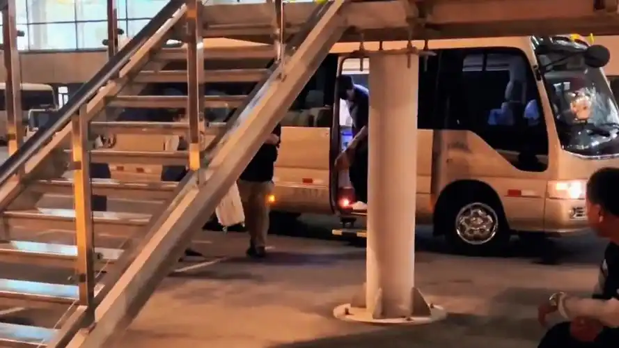 黄景瑜:机场出发路透!