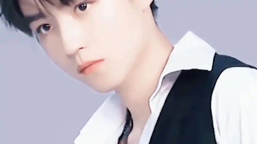 王俊凯我们的乐队这一套真的好看!