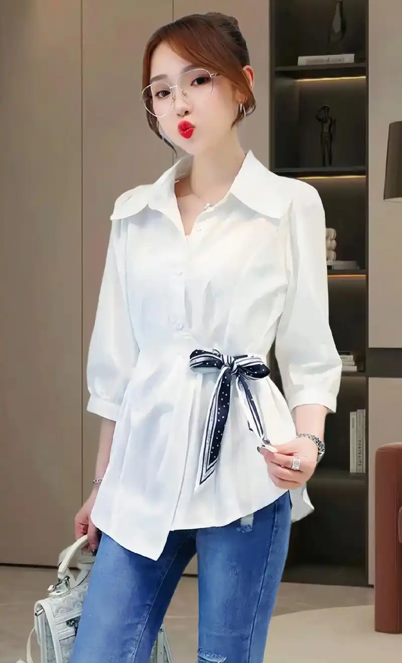 姊妹们~这款夏季新款设计感满满的不规则白衬衫!收腰显瘦遮肚子