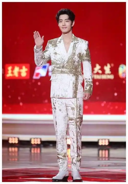 王一博vs肖战谁更帅气映阶碧草自春色隔叶黄鹂空好音