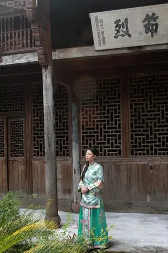 浙南河阳古民居中的村姑