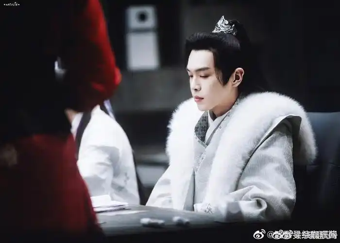 谁会不爱张若昀的古装呢
