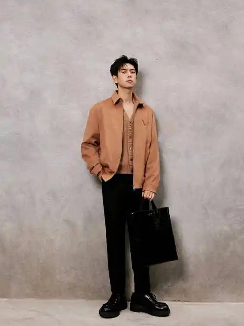 邓为,于适,王一博,肖战,许李现动态_不知道_腹肌_问题