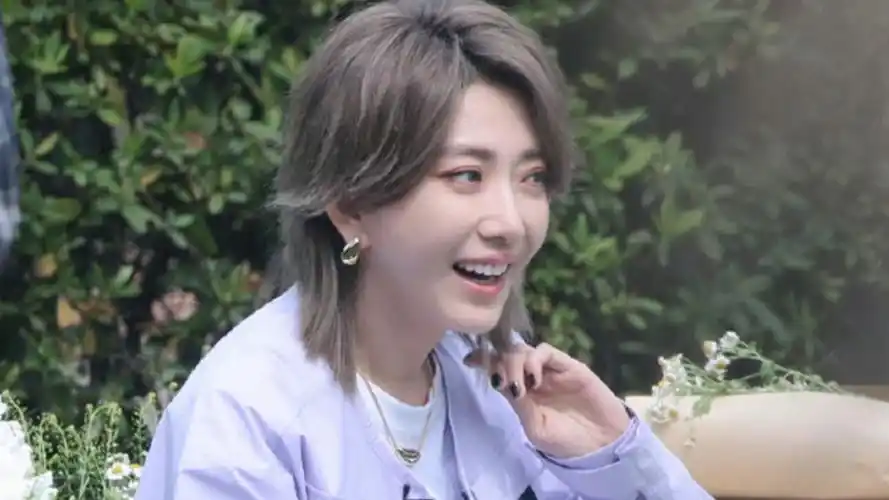 刘忻是jyp第一位中国女艺人,出道即巅峰,考古得真值