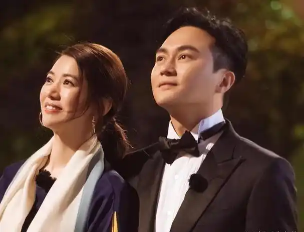 娱乐圈的5对"塑料"夫妇:"各玩各的,相互拆台"貌合神离