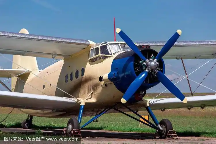 这架飞机,an-2农用飞机.