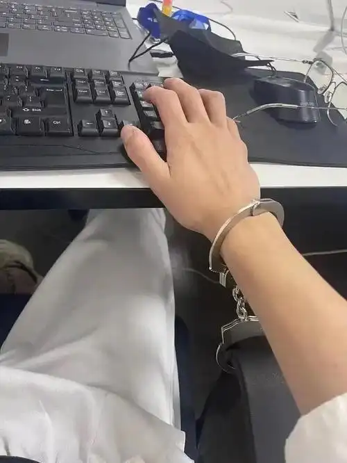 亲历者讲述被骗入缅北真实经历 戴手铐敲键盘诈骗