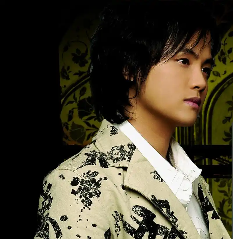 p>《爱过的人》是 a target="_blank" href="/item/郑源/286814"