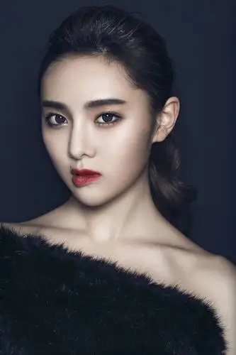 邱欣怡拍摄时尚大片