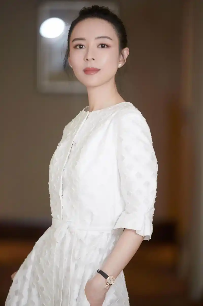 张静初清爽优雅写真图片26