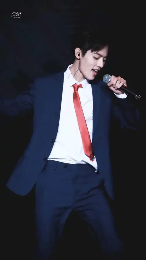 肖战高清大图壁纸手机壁纸肖战西装手机电脑高清照片壁纸