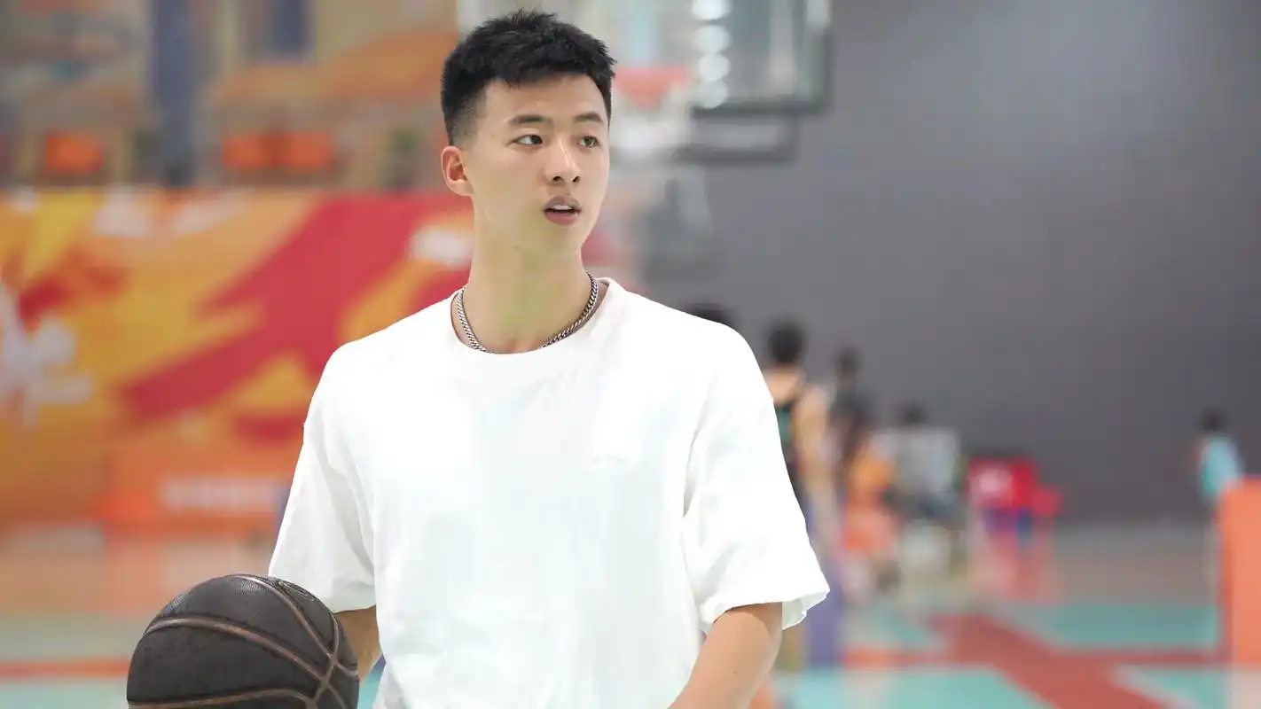 185 #体育生 #阳光男孩 #帅哥 #少年感 #青春 喜 - 抖音