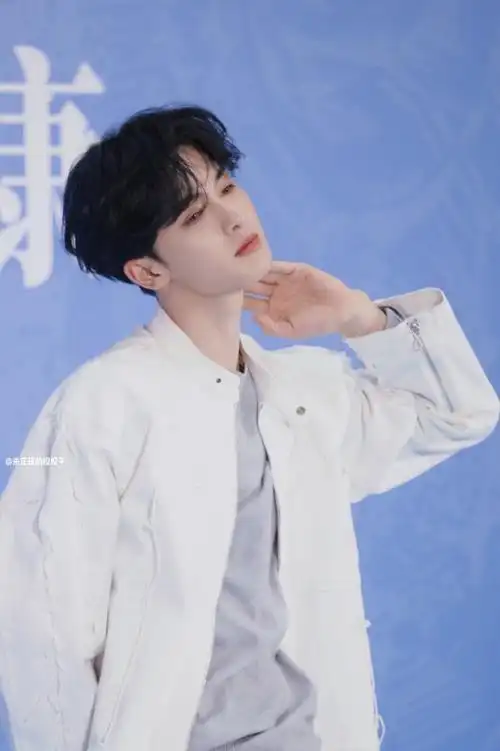 #朱正廷长沙##朱正廷霸王茶姬##清爽低负担控糖更健康##霸王茶姬科学