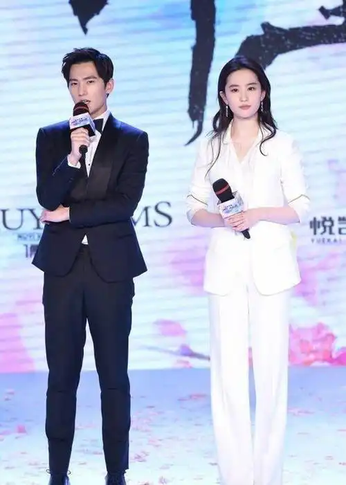 全员一米八这8位同框就暴露的男星身高掺假不尴尬吗