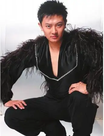 印小天否认打人 劝"被打女"停止低劣宣传