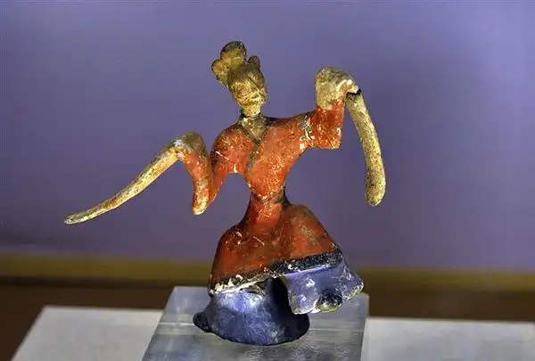 西汉 彩绘长袖舞俑 河南济源市出土