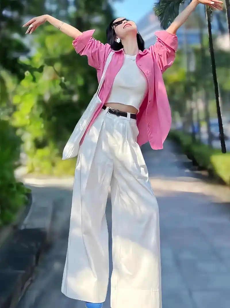 姐妹们,拥有这套时尚感爆棚的搭配,你肯定也能成为