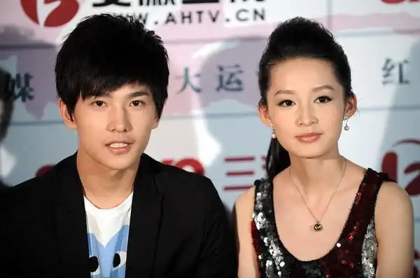 杨洋连续2篇文暧昧李沁她霸撤单身声明网疯初恋复合