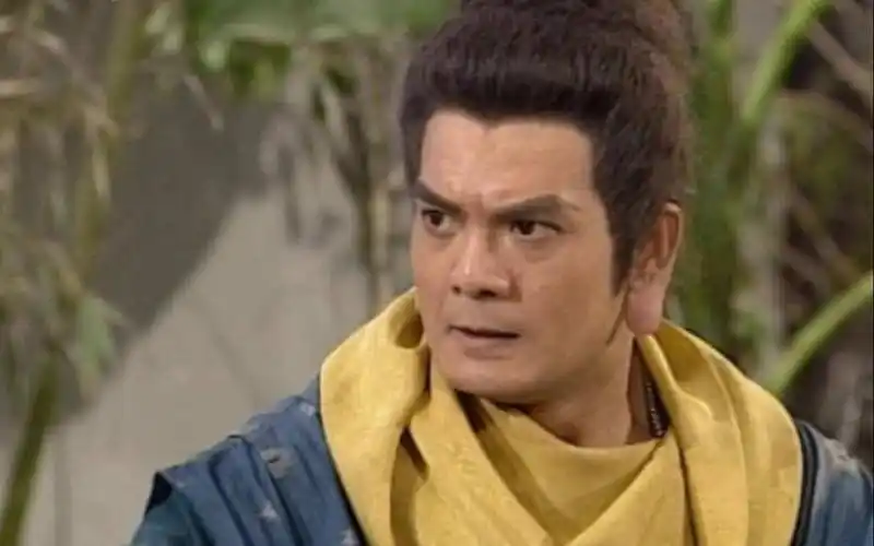 天龙八部鸠摩智耳垂掉进盒饭被吃凌波微步居然这样拍的